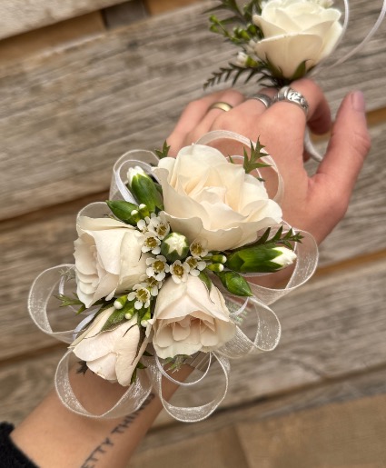White Loops Corsage