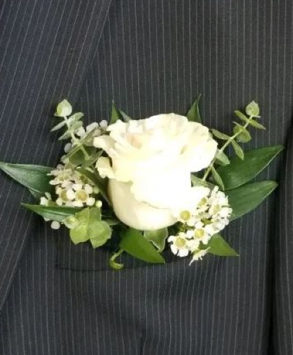 WHITE POCKET BOUTONNIERE 