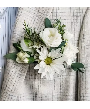White Pocket Boutonniere Mix Boutonniere
