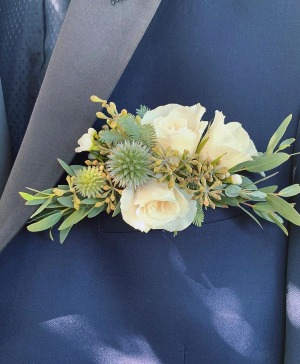 WHITE ROSE POCKET 