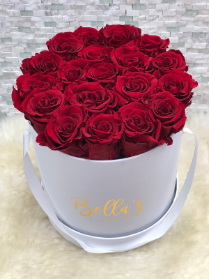Round Box- Eternal Roses Roses that last a year