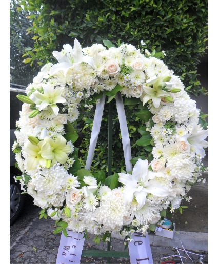 White Standing wreath    Funeral Spray