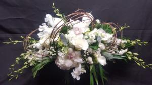 WHITE TROPICAL ARRANGEMENT 