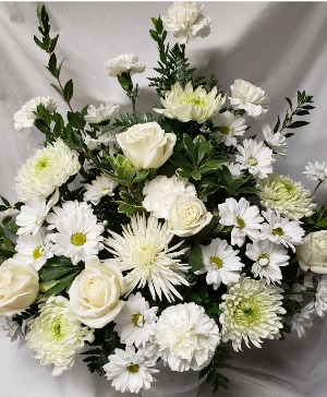 WHITE WONDER TRIBUTE...all white flowers..(S) (Will only substitute if any of the flowers are out of stock)