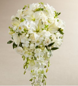 WHITE WONDERS™ BOUQUET 