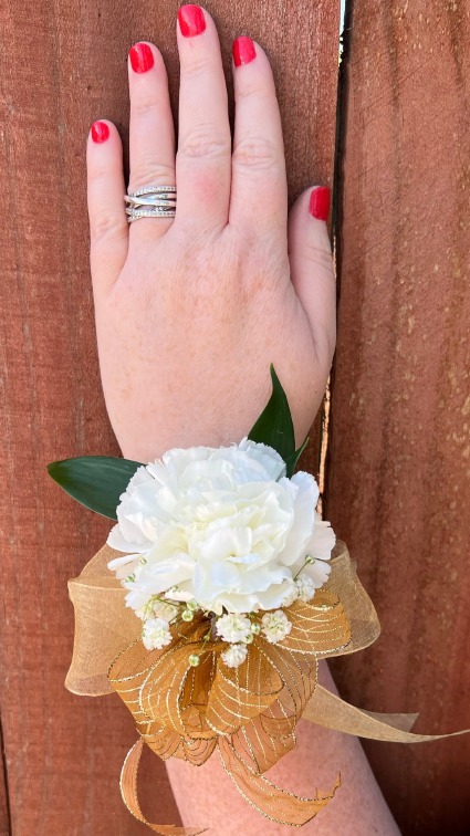 Wild Heart  C57-10 Standard Carnation Corsage