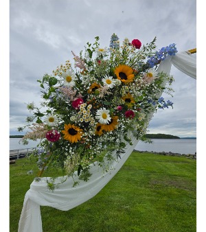 Wildflower Arbor Arrangement 