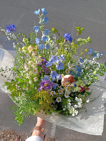 Wildflower Bouquet Designers Choice in Glastonbury, CT | THE FLOWER DISTRICT