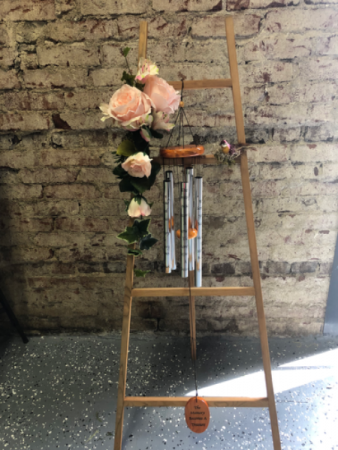 Windchimes/Silk Arrangement Standing Easel Windchime