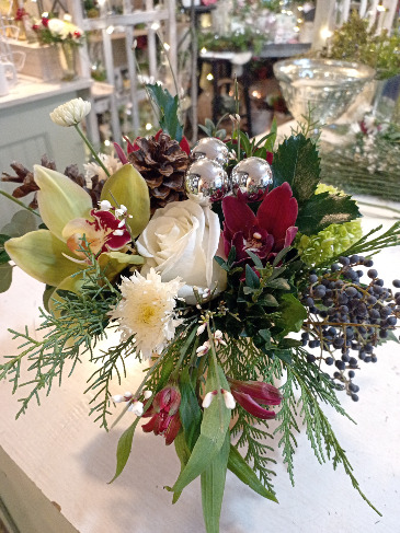 Winter Special Designers Choice in Glastonbury, CT | THE FLOWER DISTRICT