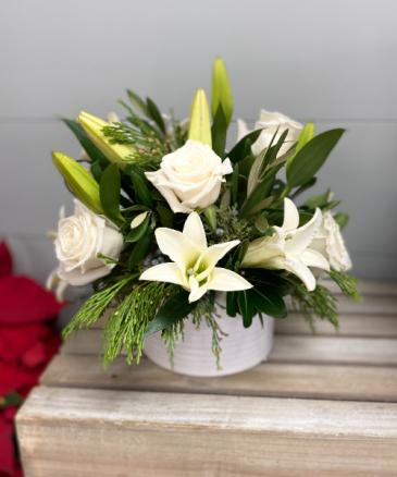 Winter Whites  in Bluffton, SC | BERKELEY FLOWERS & GIFTS