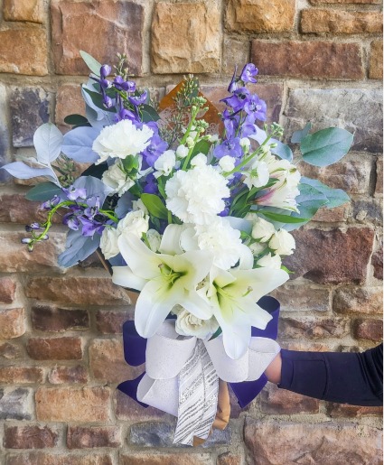 SNOWY DAYS WRAPPED Bouquet