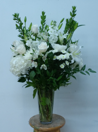 wonderland  vase arrangment 