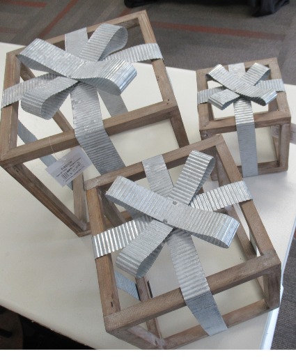Wood Present gift box  