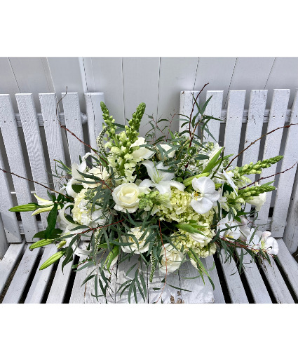 Wowzer White Table Centerpiece