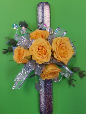 Wrap Wristlet Corsage 
