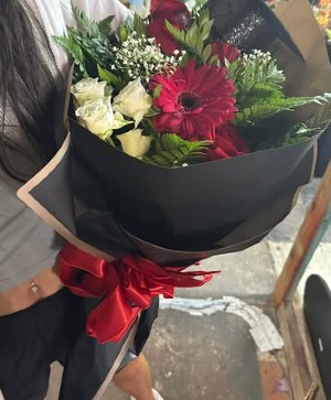 Wrapped bouquet Valentine