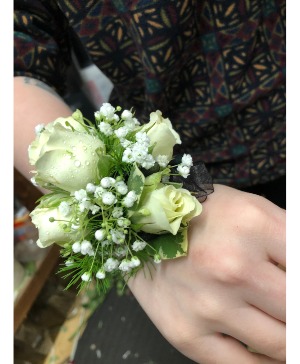Wrist corsage Wrist Corsage 