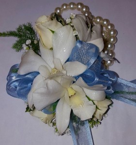 Wristlet BWD14 Corsage in Chatham, NJ | SUNNYWOODS FLORIST