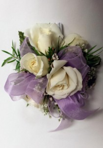 Wristlet WLV Corsage in Chatham, NJ | SUNNYWOODS FLORIST