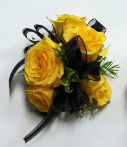 Wristlet YBLK Corsage in Chatham, NJ | SUNNYWOODS FLORIST