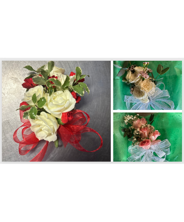 Wristlet Corsages, Proquets and Flower Purses  in Gilford, NH | Alton Florist