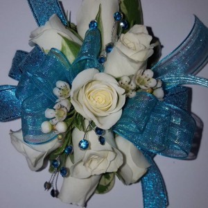 WRISTLET OLIVIA Corsage in Chatham, NJ | SUNNYWOODS FLORIST