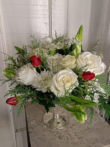 X-Mas Compot Arrangement in Glastonbury, CT | THE FLOWER DISTRICT