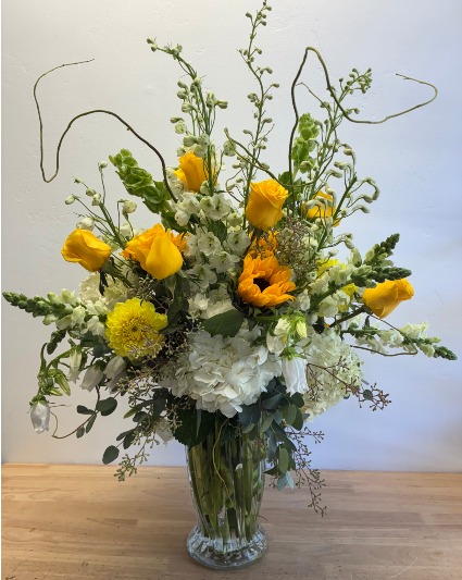 Yellow and White Delight Vase Arrangement 