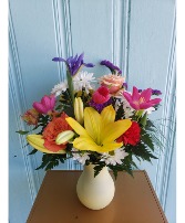 YELLOW SERENDIPITY FLOWER ARRANGEMENT