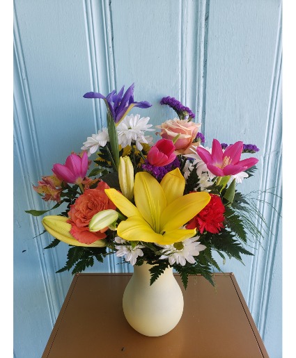 BRIGHT SERENDIPITY FLOWER ARRANGEMENT