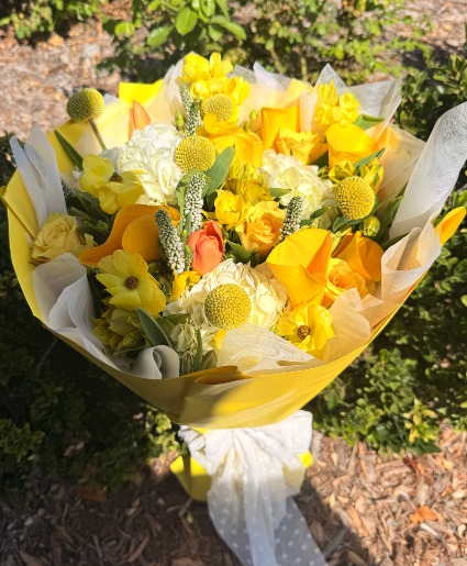 YELLOW STUNNING JUST BECAUSE