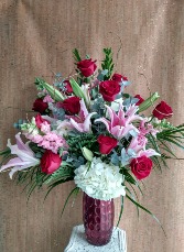 YOU STOLE MY HEART FLOWER ARRANGEMENT