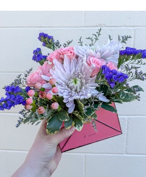 You've Got Mail! Valentine Mixed Arrangement 
