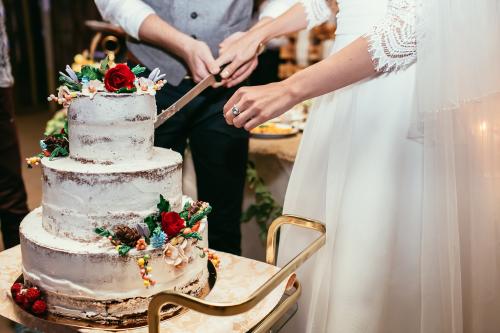 Wedding cake flowers