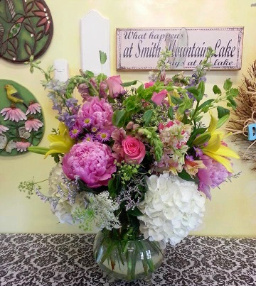 About Us - SMITH MOUNTAIN FLOWERS - Moneta, VA